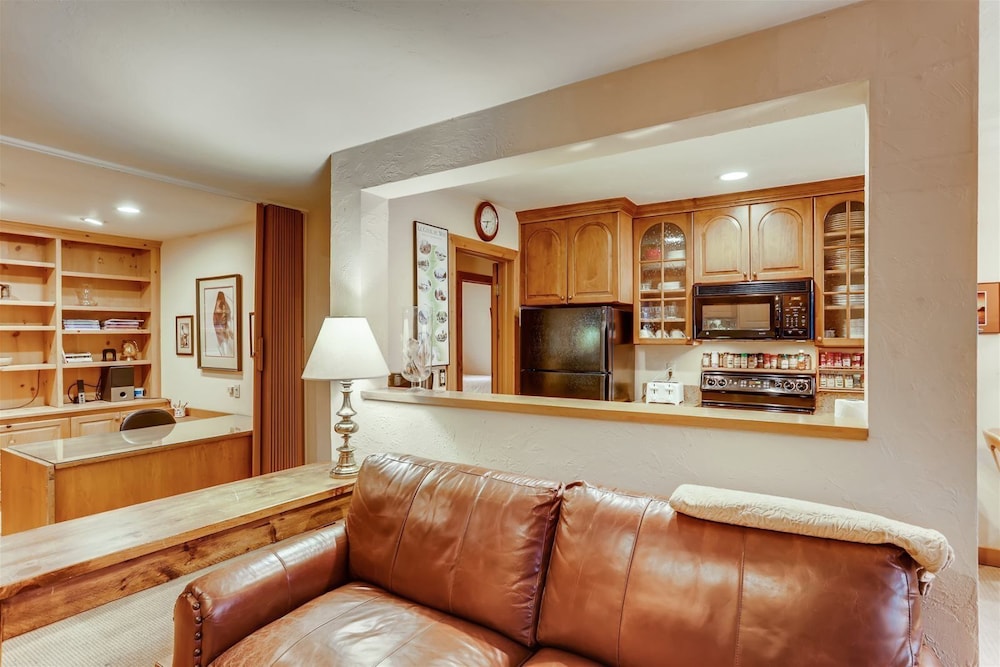 2 385 Gore Creek dr Vorlaufer 201 in Vail, United States