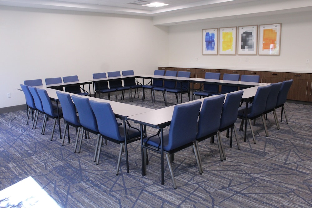 Holiday Inn Express & Suites Roswell by IHG - photo 44