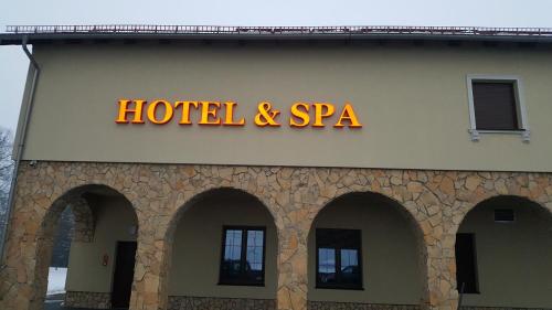 Na Kamieniu Hotel & Spa — hotel in Olesno