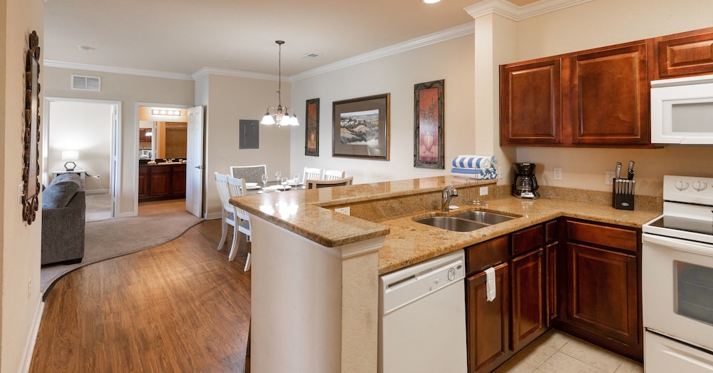 8000tw Unit 4403 Tuscana Resort 2 Bedroom Condo by RedAwning - photo 6