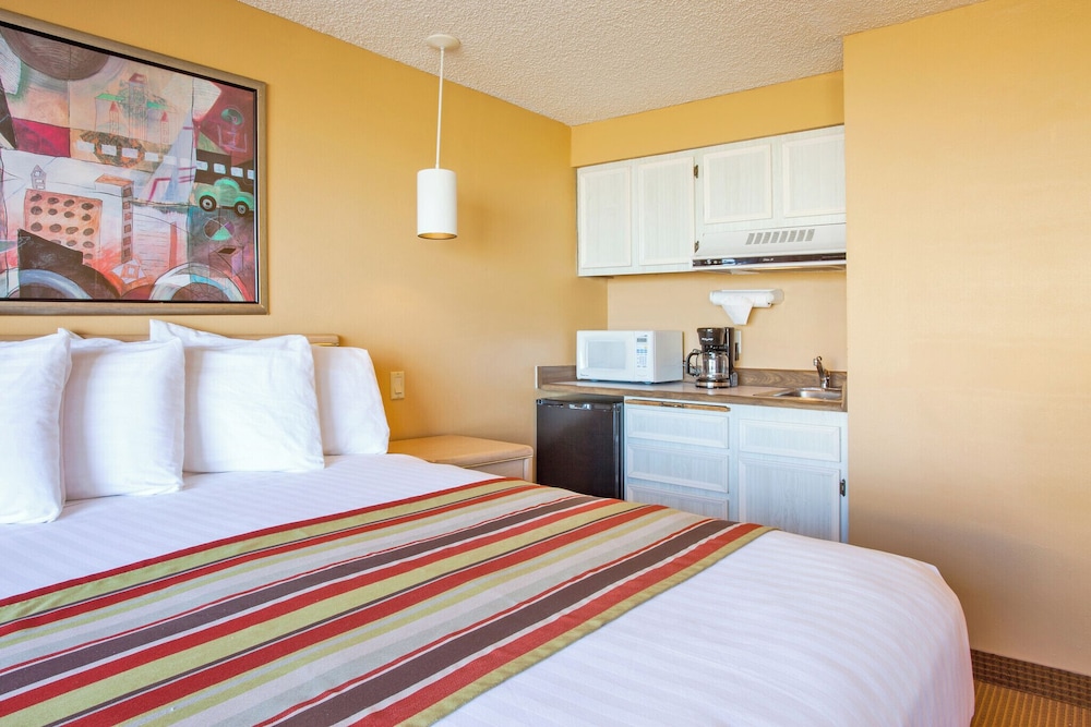Ebb Tide Oceanfront Inn - photo 28