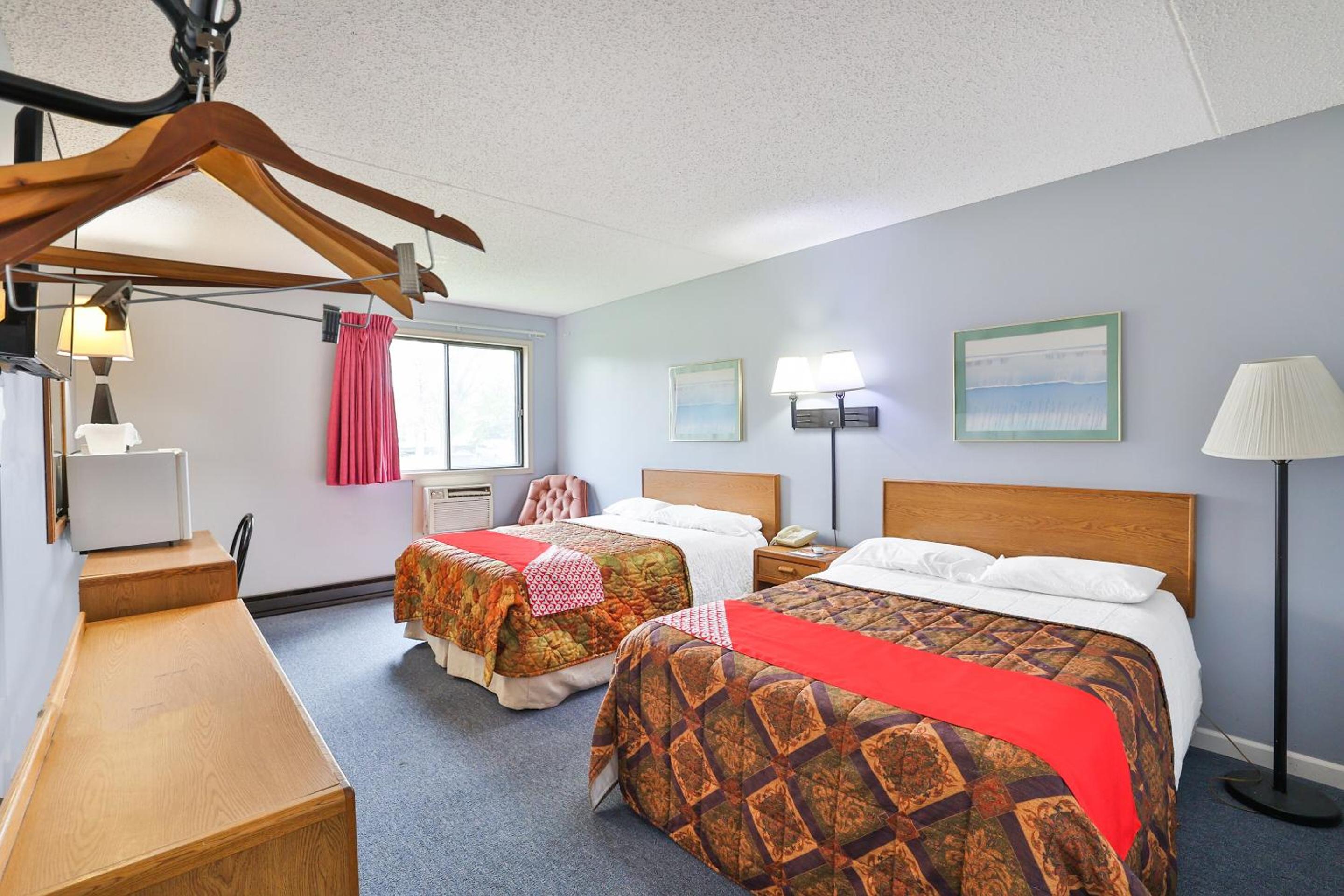 OYO Hotel Pipestone MN Canterbury Park - photo 19