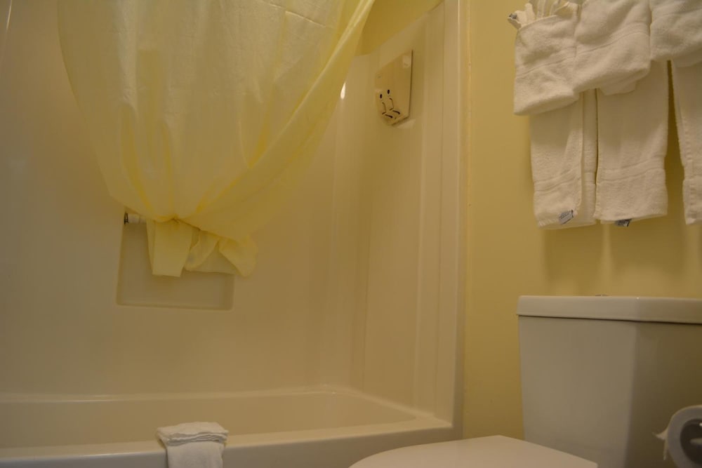 Southern Inn Lumberton - photo 35