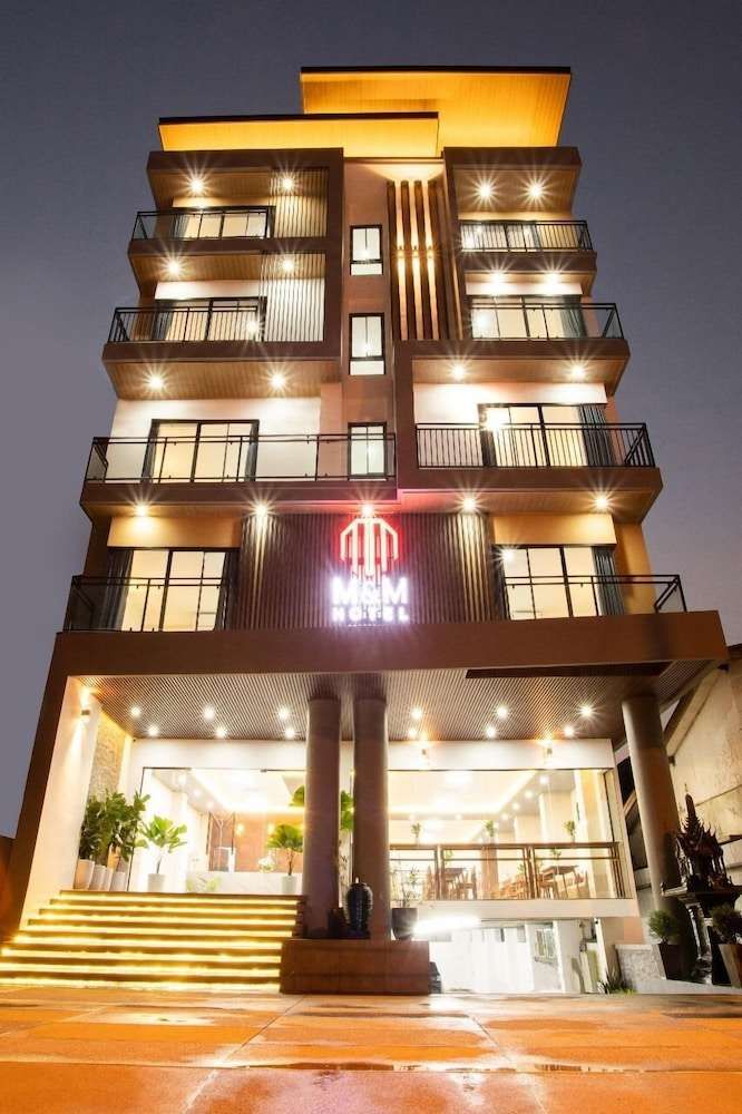 M&M hotel - carbon neutral hotel in Vangviang