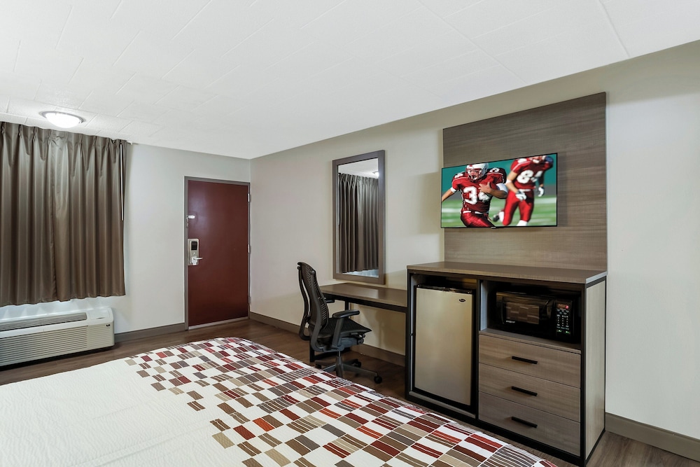 Red Roof Inn Baltimore - photo 13