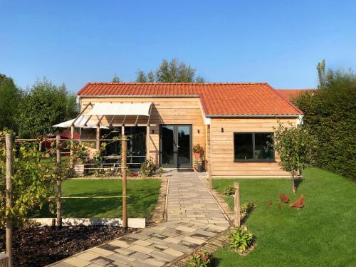 Hoeve Altena Cottage — 4-Star Luxury Hotel in Woudrichem, Netherlands