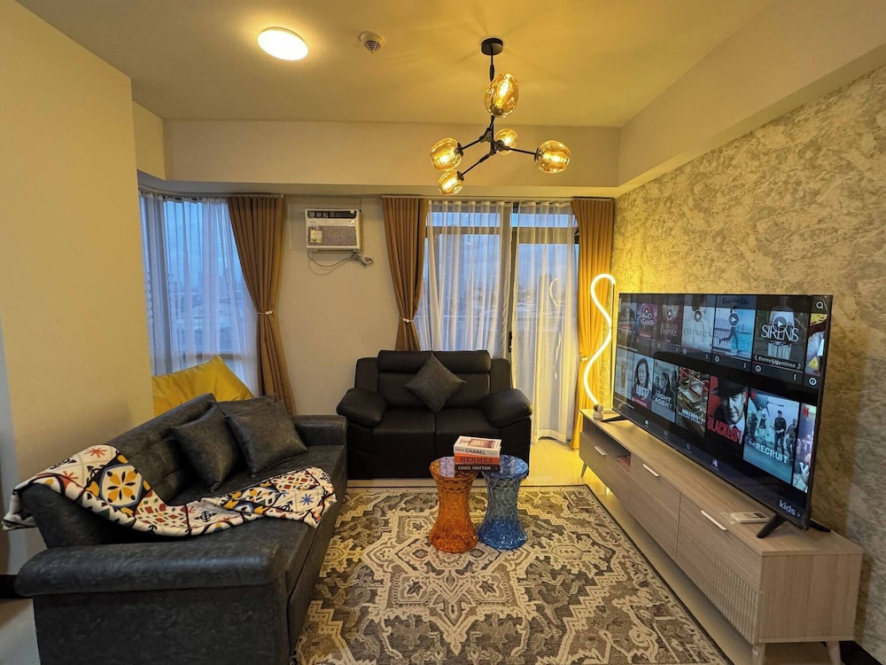 Cozy 2BR 2BA 2 Balconies Manhattan Heights Cubao — 4-Star Luxury Hotel in Manila, Philippines