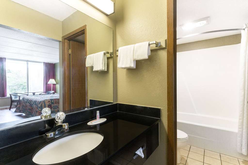 Super 8 by Wyndham Kingsport I 81 - photo 8