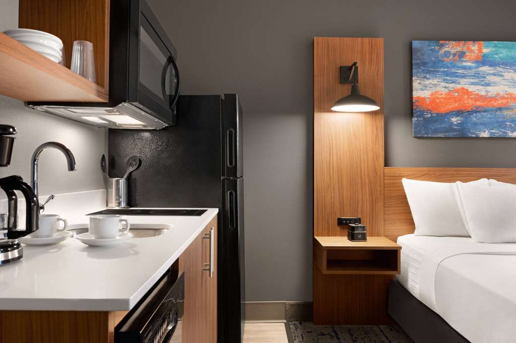 La Quinta Inn & Suites by Wyndham Marysville - photo 28