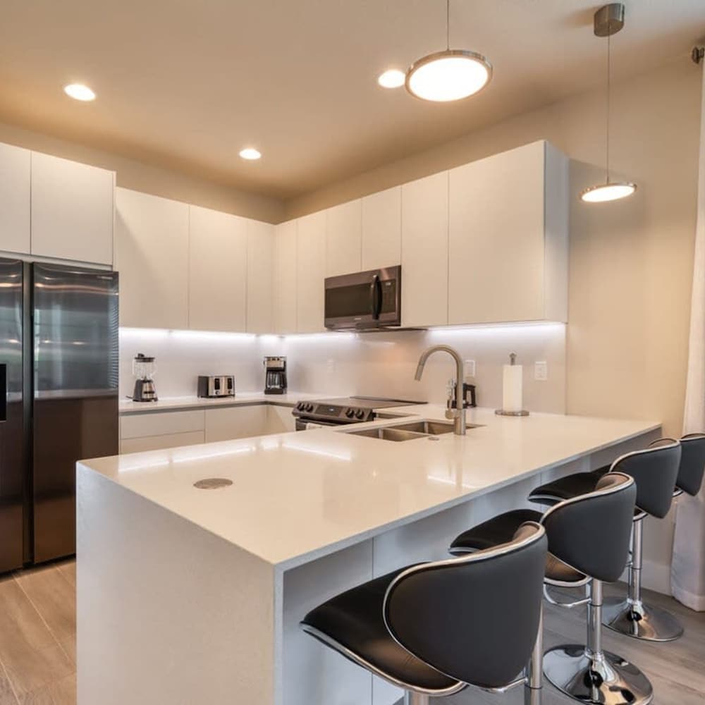 Spacious New Modern Retreat - photo 28