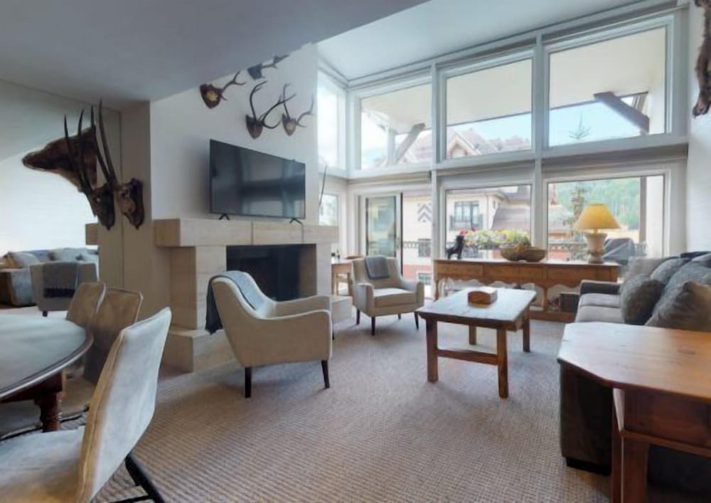 3 Bedroom Condo at Boutique Resort With Hot Tub Access and Within Walking Distance to the Eagle Bahn Gondola - photo 2