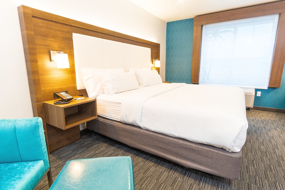 Holiday Inn Express Hotel & Suites Hollywood Walk of Fame by IHG - photo 27