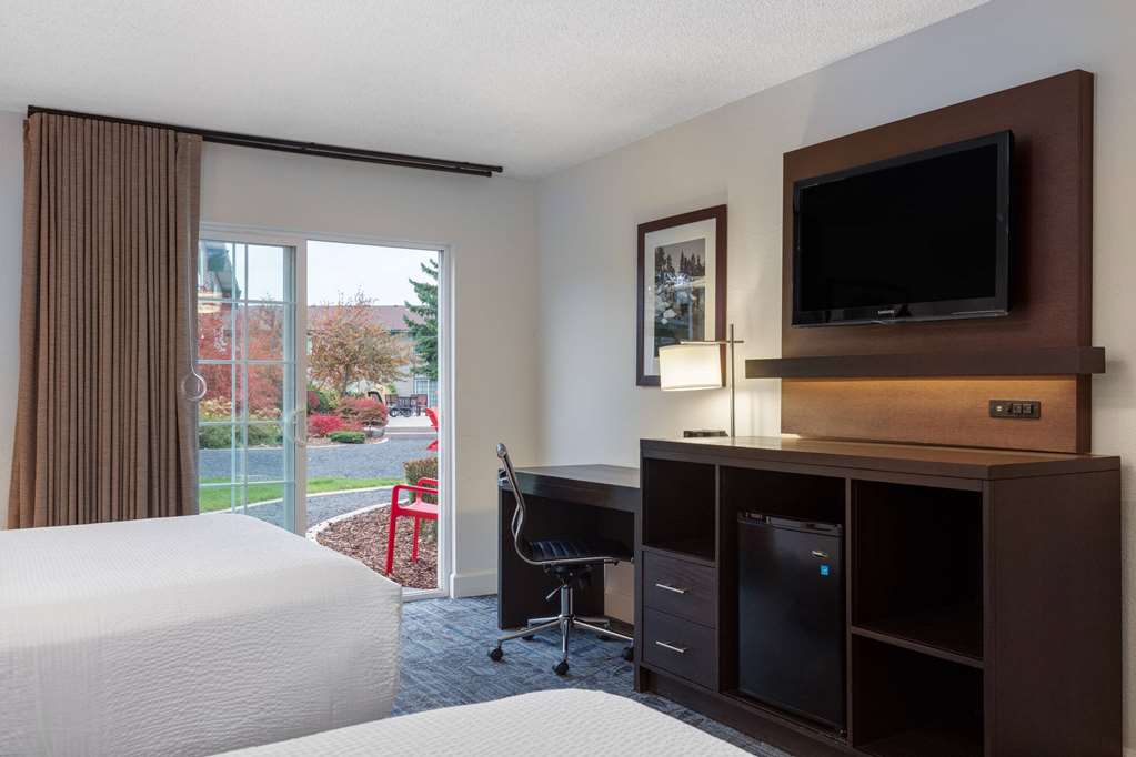 Ramada by Wyndham Spokane Airport - photo 24