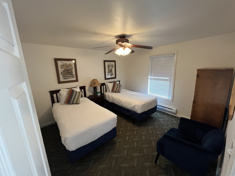 June Lake Villager - photo 51