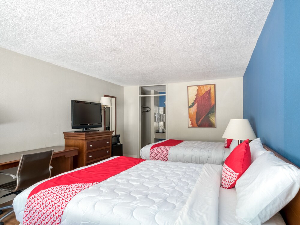 OYO Hotel Battleboro - photo 8