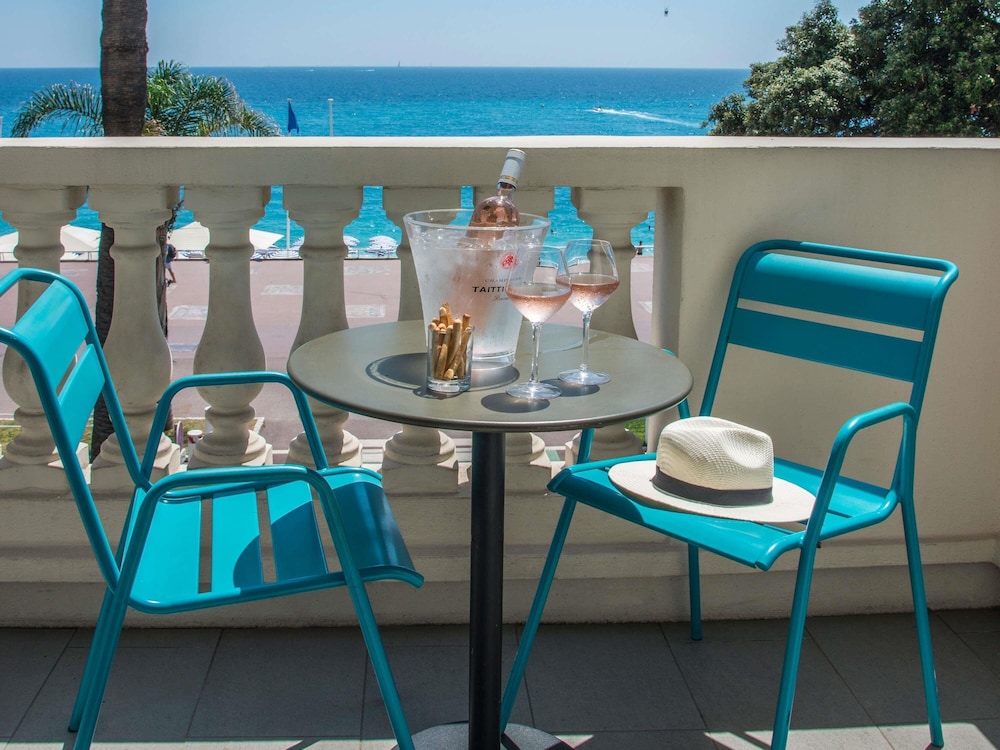 Mercure Nice Marche Aux Fleurs in Nice, France