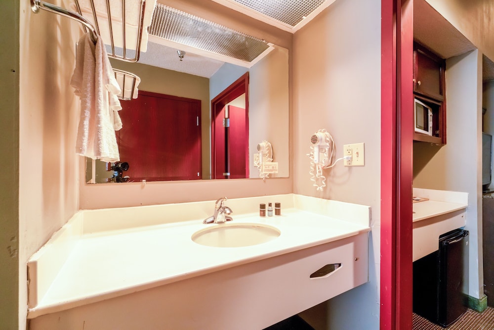 Ark Suites By Oyo Jonesboro I 555 - photo 52