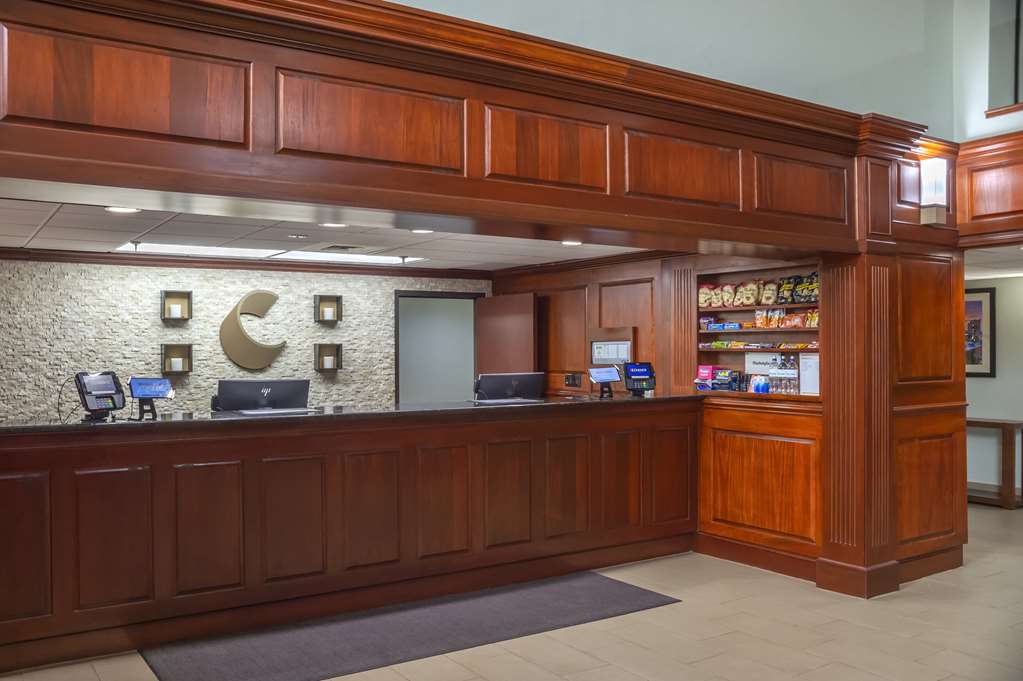 Comfort Suites Outlet Center - photo 4