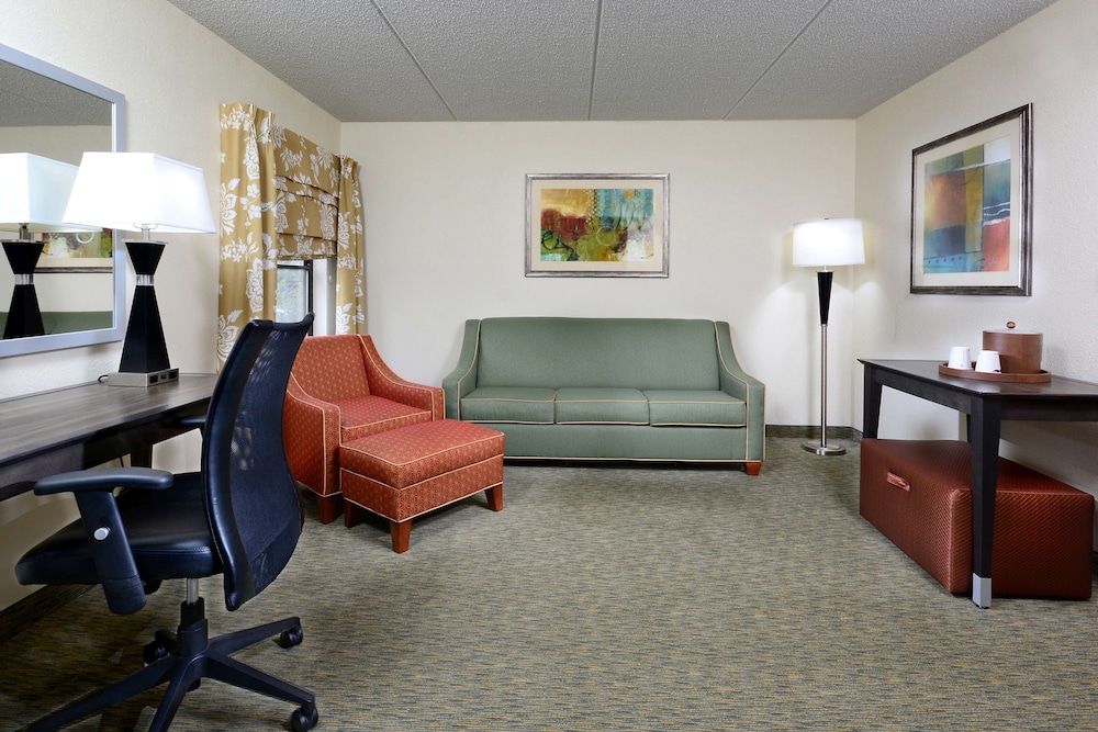 Hampton Inn Raleigh Town Of Wake Forest - photo 17