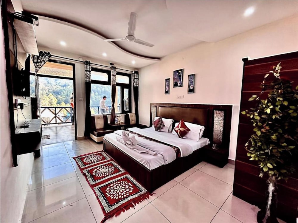 Goroomgo Sahara Inn Dalhousie in Dalhousie, India