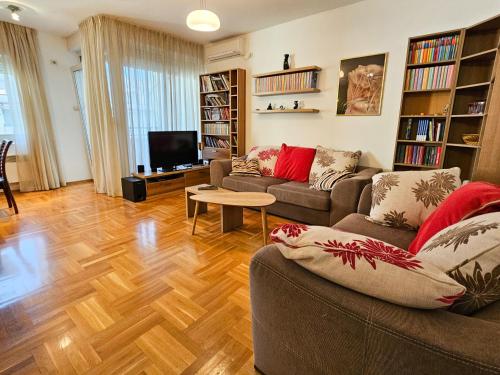 Luka's Blok 9 Apartment — 4-Star Luxury Hotel in Podgorica, Montenegro