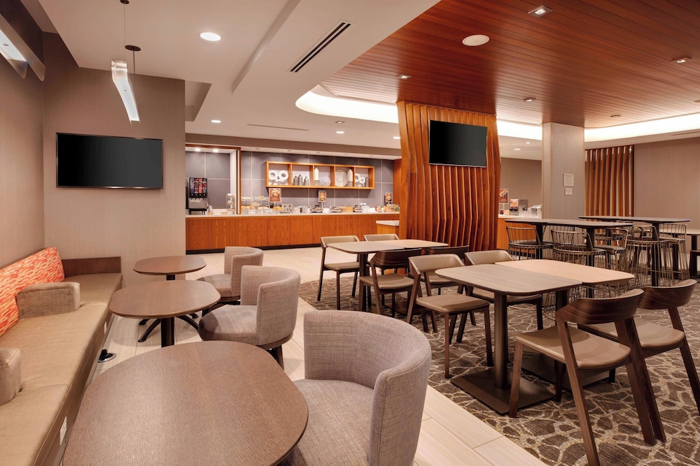 SpringHill Suites by Marriott Hampton Portsmouth - photo 22