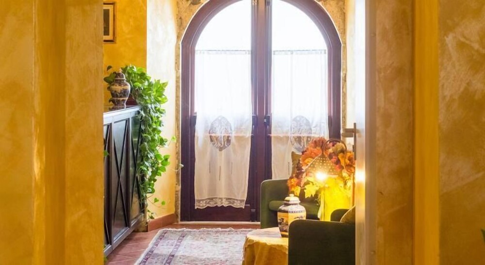 Dimora di Charme Villa Sant'Erasmo — 4-Star Luxury Hotel in Fumone, Italy