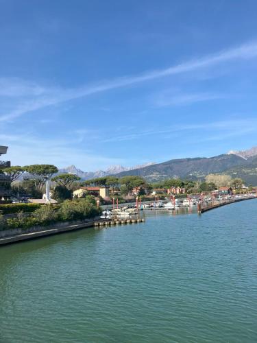 Relax between the sea and the mountains — 4-Star Luxury Hotel in Capanne-Prato-Cinquale, Italy