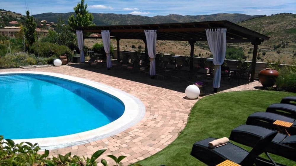 Los Cinco Enebros — hotel in Robledo De Chavela