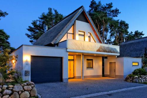Kapitaensweg 32 — 5-Star Luxury Hotel in Kroeslin, Germany
