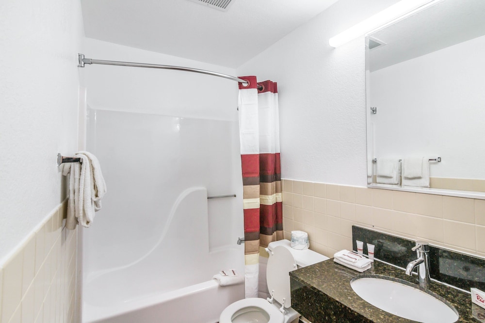 Red Roof Inn Palmdale Lancaster - photo 17