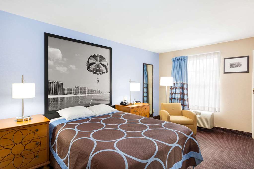 Super 8 by Wyndham Foley - photo 17