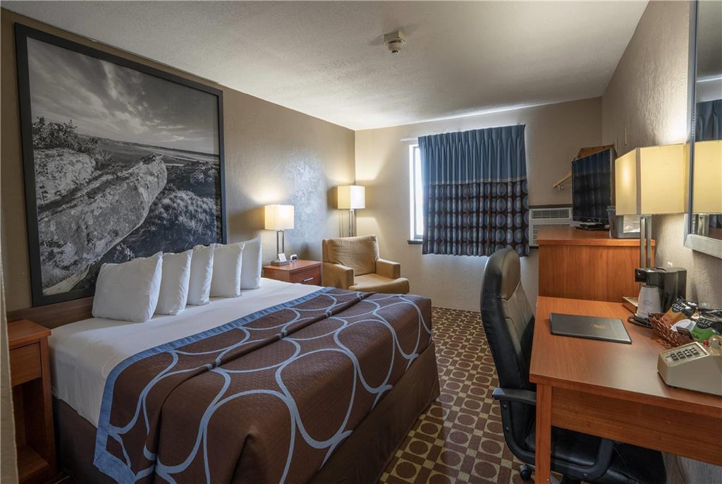 Super 8 by Wyndham Miles City - photo 28