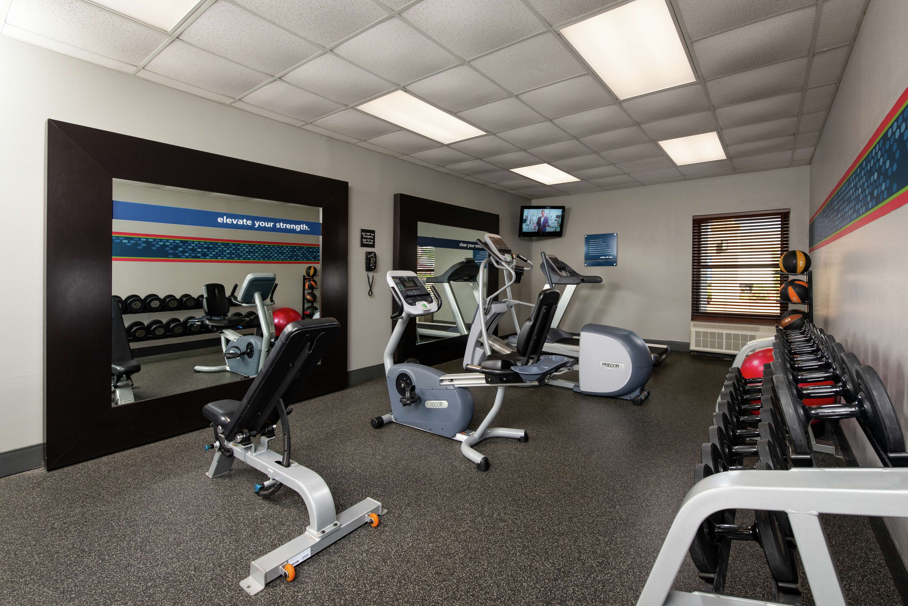 Hampton Inn Tuscaloosa East - photo 14