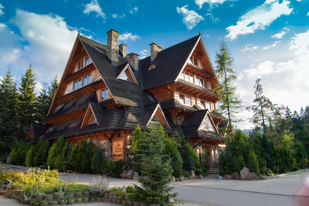 Willa Przy Dolinie Kościeliskiej — 4-Star Luxury Hotel in Koscielisko, Poland