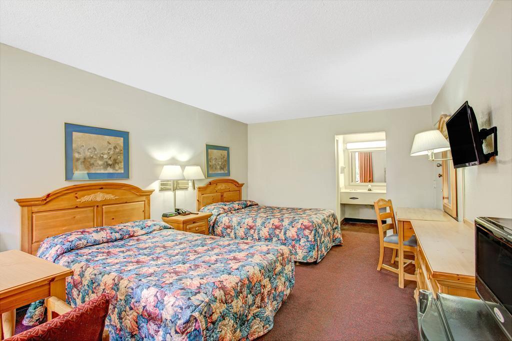 Knights Inn Memphis - photo 8