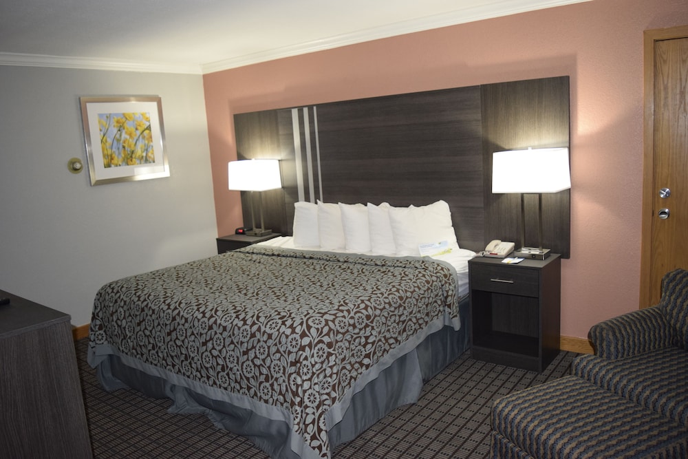 Days Inn by Wyndham Rock Falls - photo 8