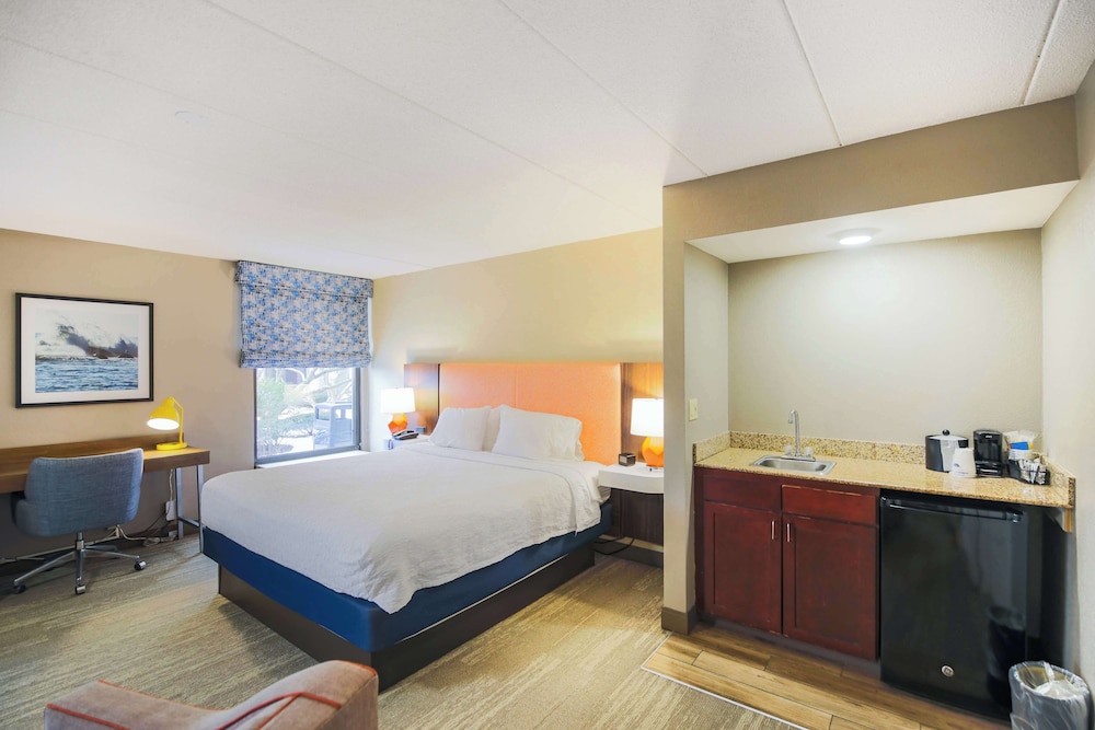 Hampton Inn Fall River Westport - photo 18