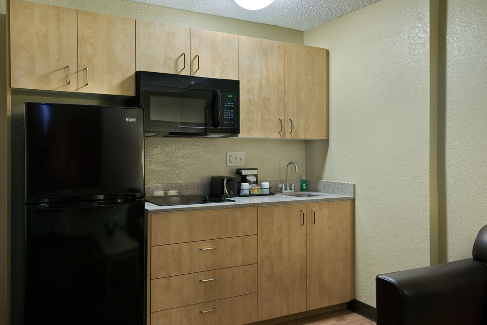 Oxnard Inn Lancaster - photo 14