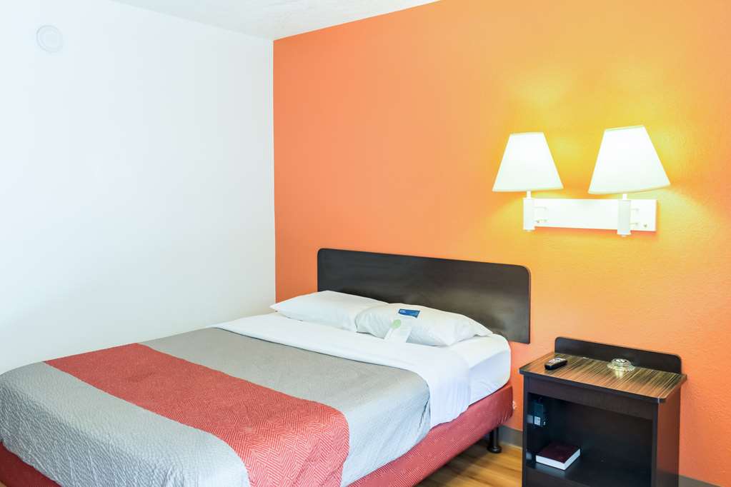 Motel 6 Bakersfield CA East - photo 11