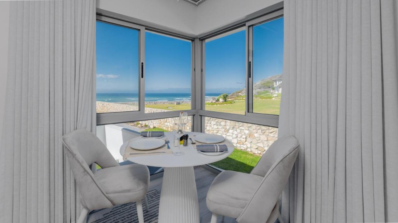Cliff Haven - carbon neutral hotel in Unknown City
