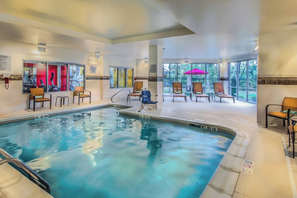 Courtyard by Marriott Charleston Downtown Civic Center - photo 23