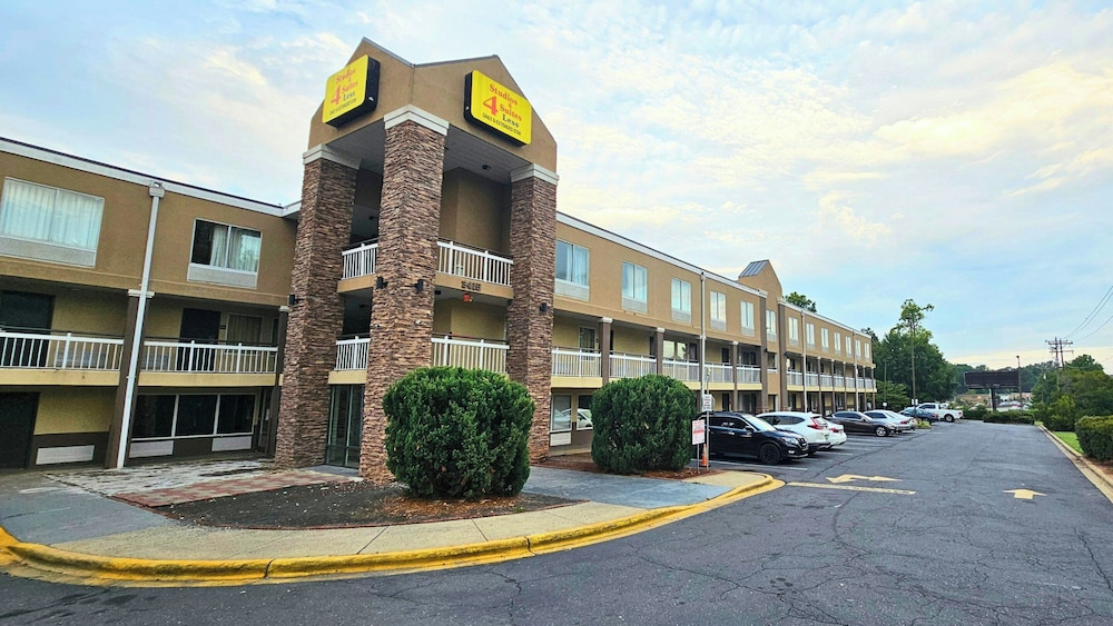 Studios & Suites 4 Less Charlotte - photo 30