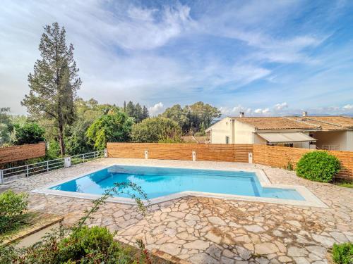 Tilia Tree Luxury apartment Vast Pool and BBQ — 4-Star Luxury Hotel in Corfu, Greece
