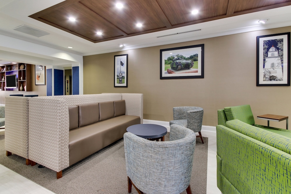Holiday Inn Express & Suites Columbus Fort Benning Maingate by IHG - photo 22
