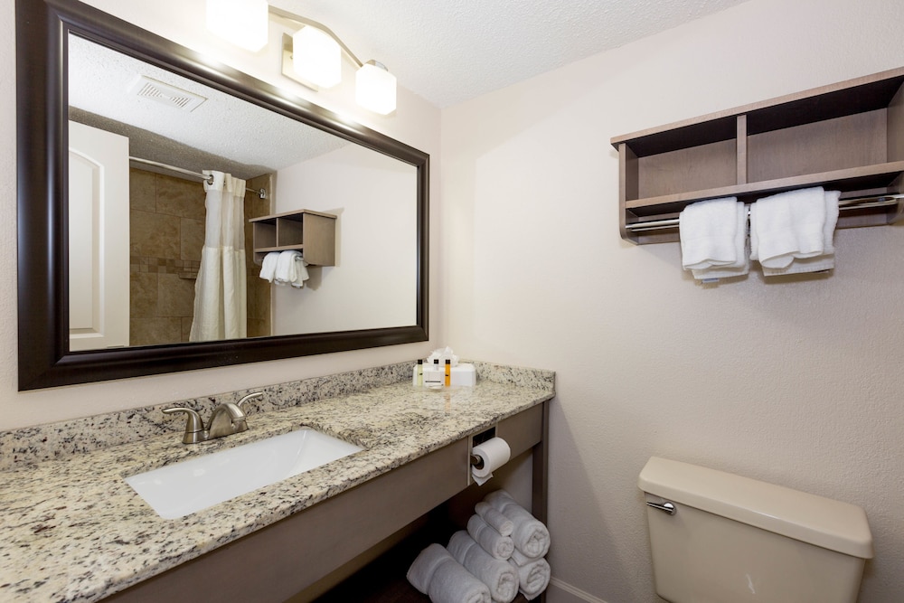 Carolinian Beach Resort by Oceana Resorts - photo 52