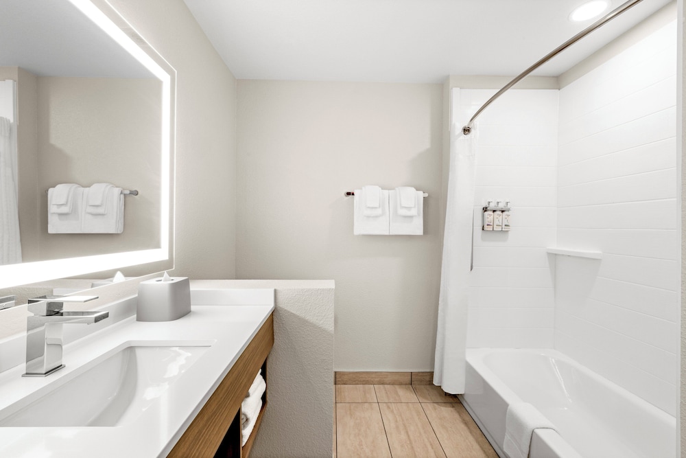 Holiday Inn Express & Suites Phoenix West Tolleson by IHG - photo 37