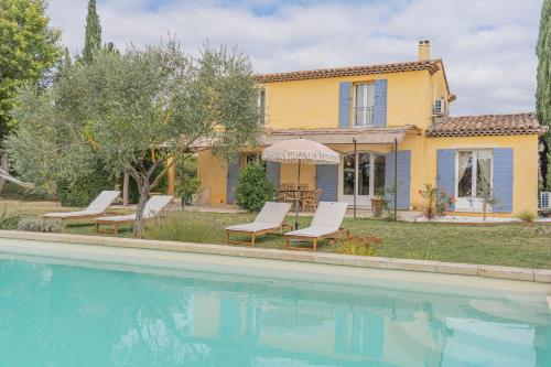 Maison A 2 pas du Village D'ansouis A 30 Minutes D'aix en provence — 4-Star Luxury Hotel in Ansouis, France