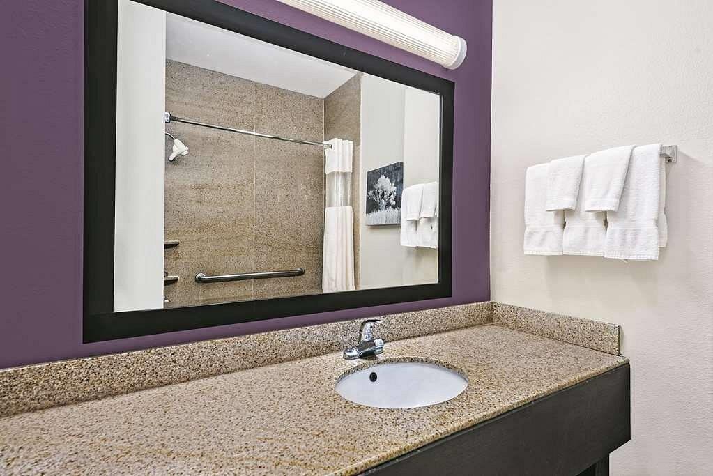 Quality Inn and Suites - photo 6