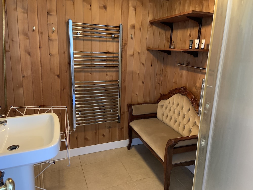 2bed Room Small Annex Furnished in High Wycombe in High Wycombe, United Kingdom